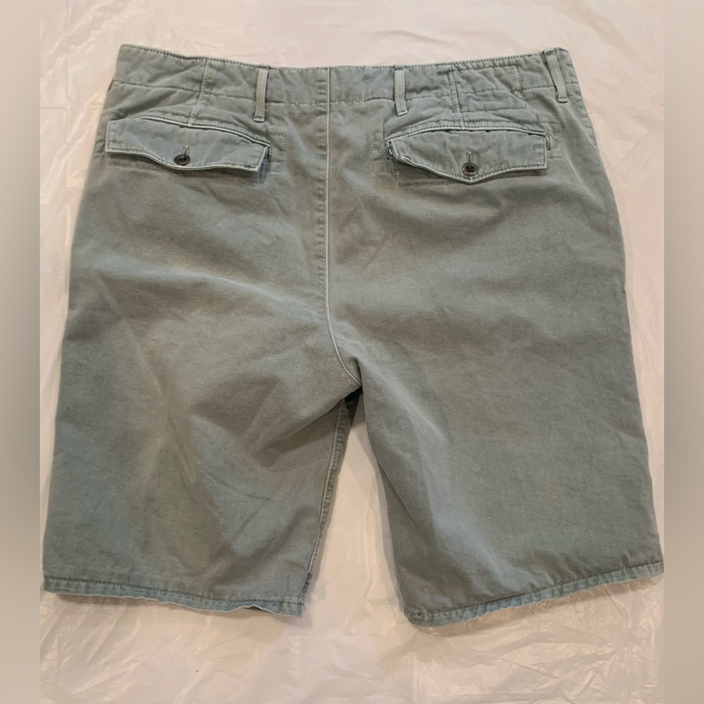 Levi's Light Green Men's Chino Shorts 36x10 - Picture 4 of 7